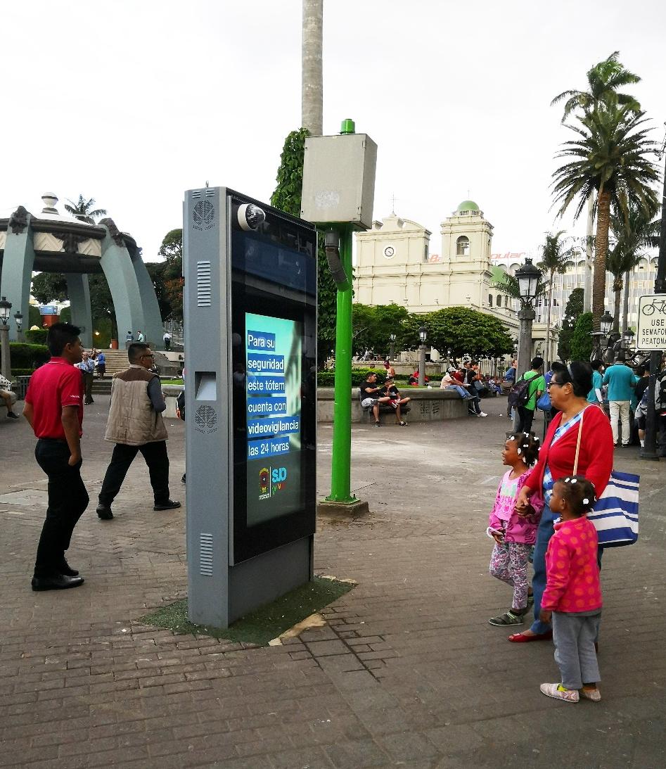 Outdoor Digital Advertising Screen Manufacturer: What to Look for Before You Invest
